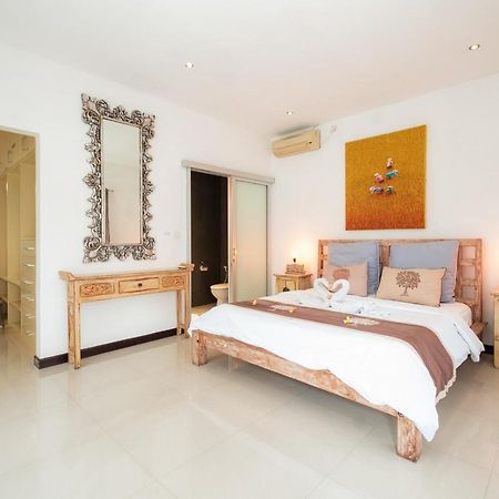 Villa Maya Seminyak Buitenkant foto