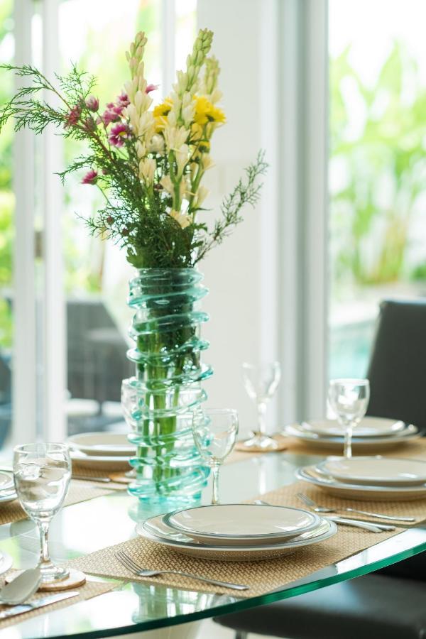 Villa Maya Seminyak Buitenkant foto